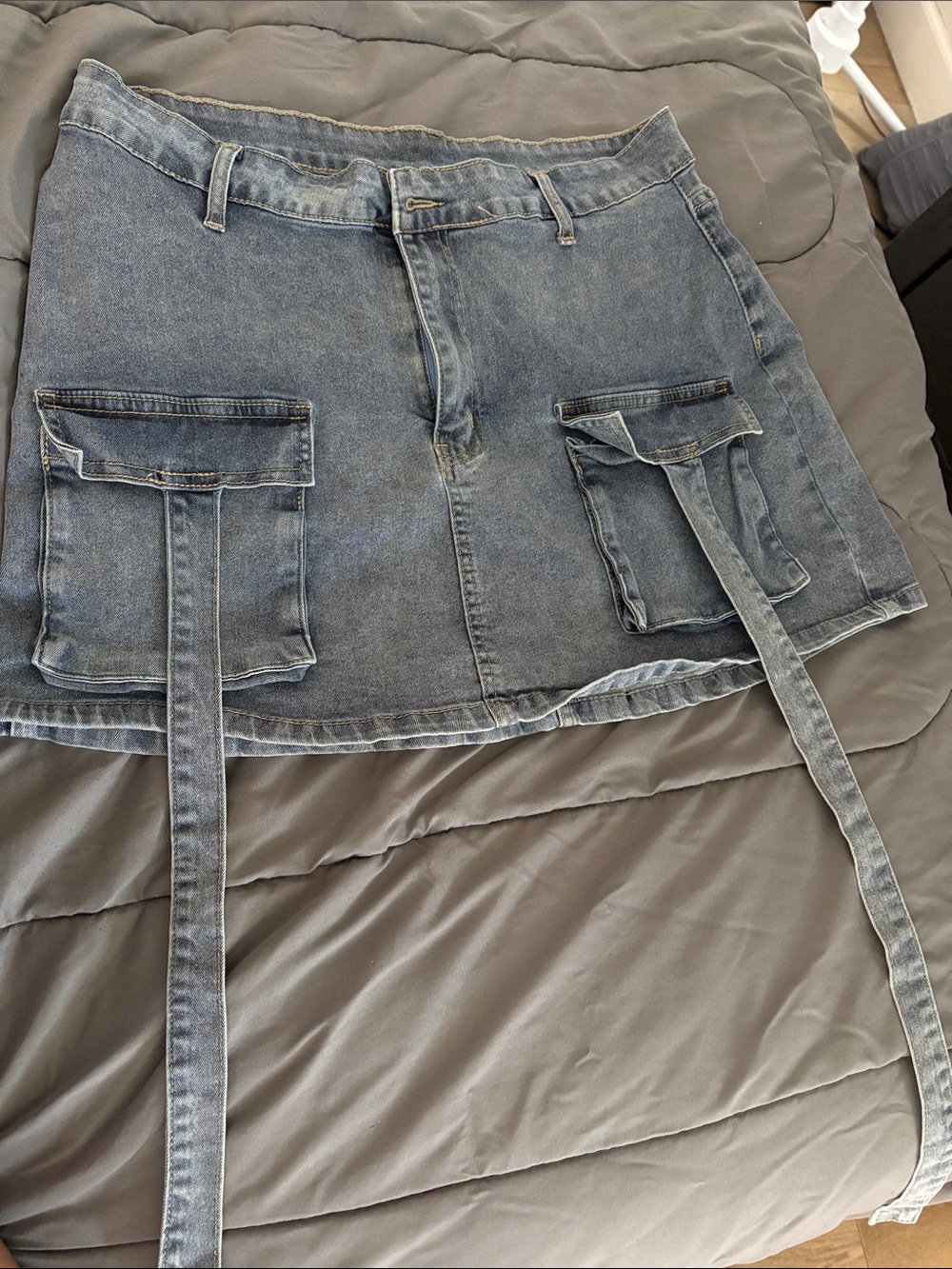 SHEIN Denim Mini Skirt with Utility Pockets and Straps - Light Blue